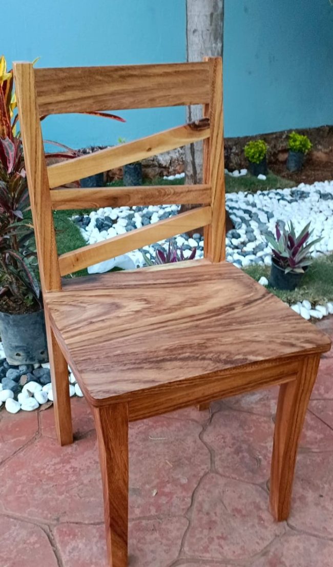 silla de madera parota